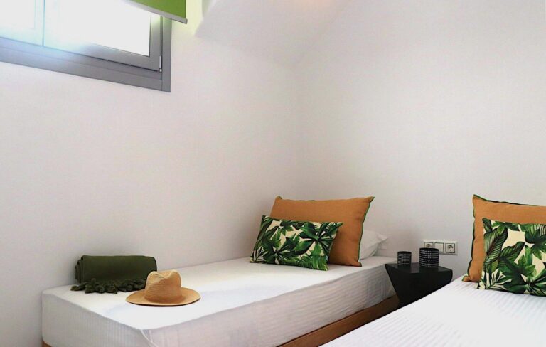 Louise - Twin bedroom Louise - Twin bedroom